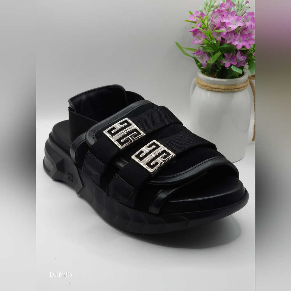 GIVENCHY women's size 36 black‎ 100% calf leather marshmallow sandals